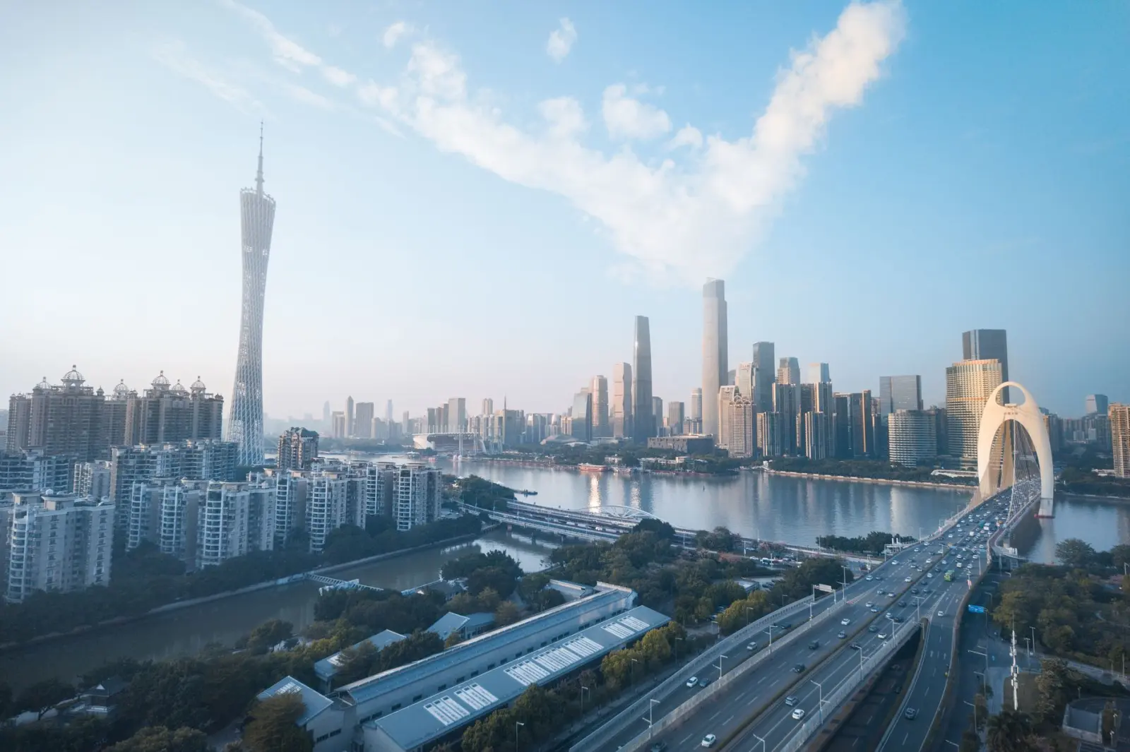 2025年广州融资租赁行业监管新规要点与合规应对指南正文配图 1